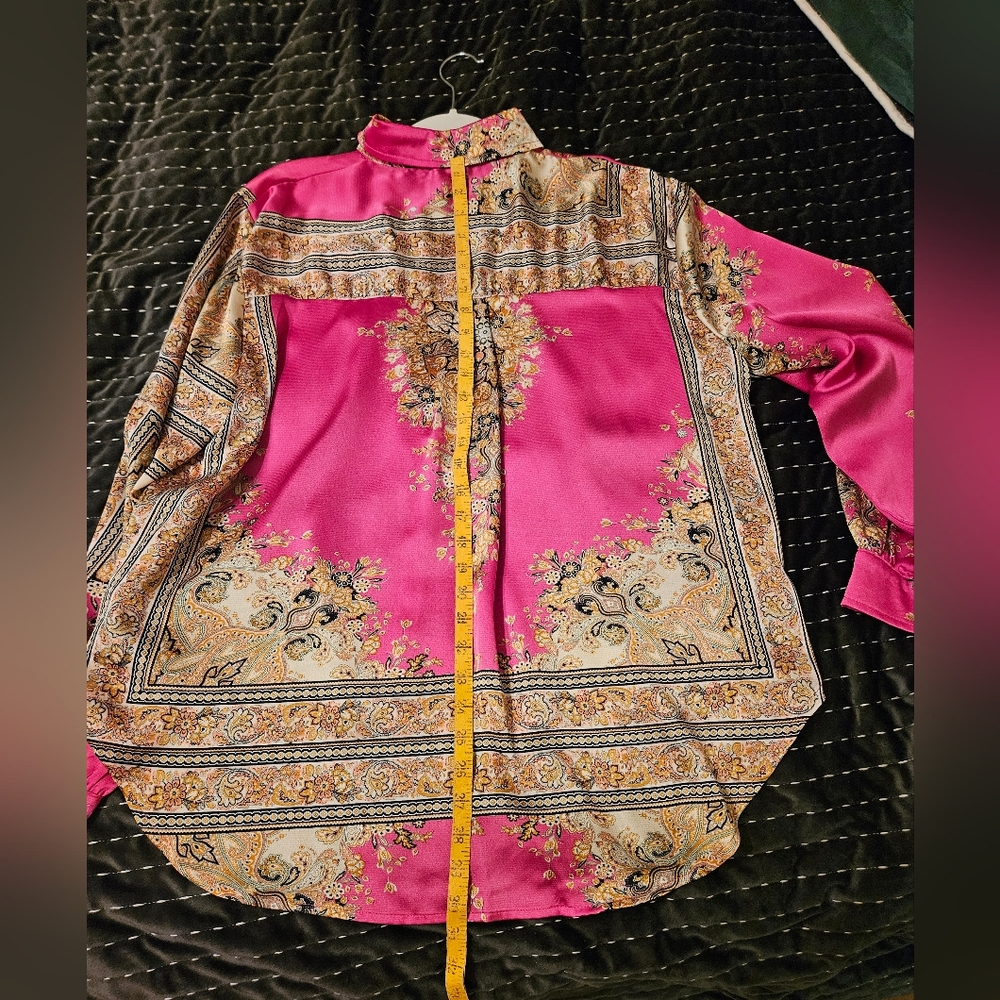 High Low Silk Like Top.  Says Size Small But Fits Like A XL - Picture 8 of 8